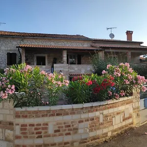 Memic 100 M Do Plaze, Memic Only 100m From , Porec Croazia
